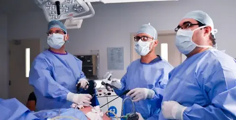Gran-demanda-en-jóvenes-Británicos-para-cirugía