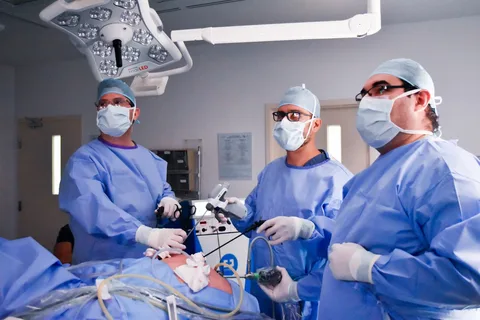 Gran-demanda-en-jóvenes-Británicos-para-cirugía